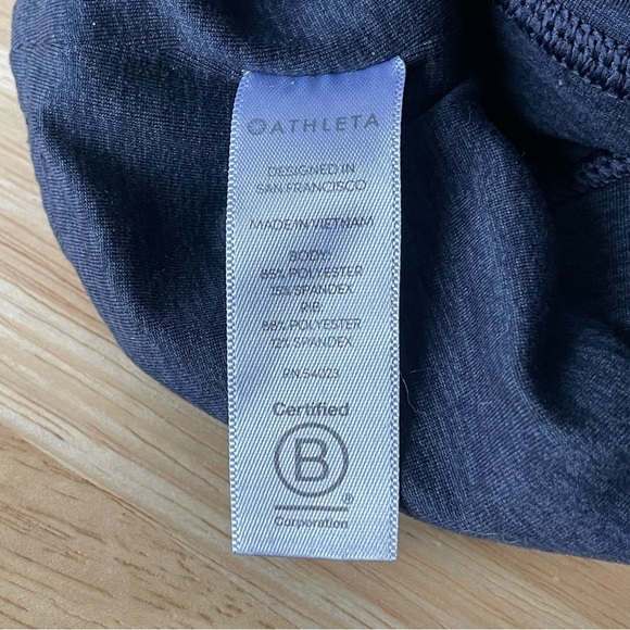 Athleta Exhale Stash Pocket Heel Tight in SoftLuxe Navy Blue  - 36295 - Picture 11 of 13